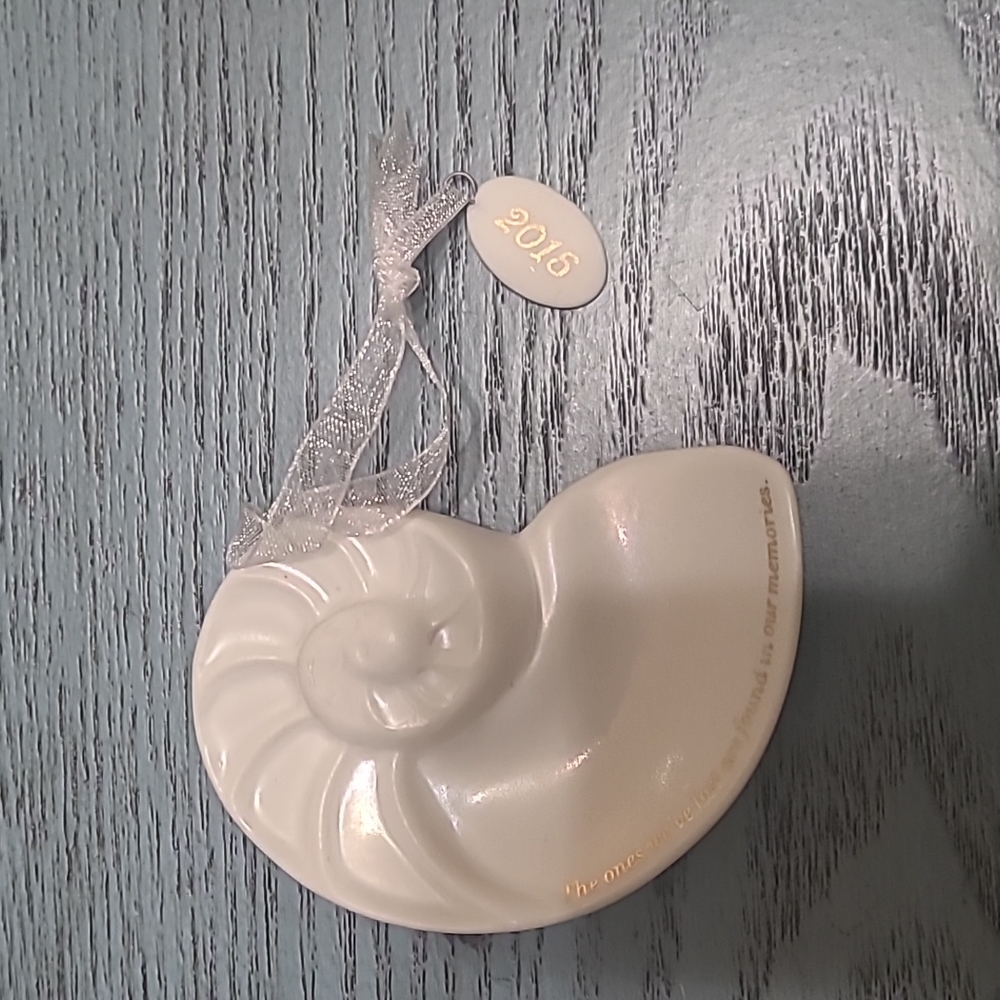 Always Remembered Hallmark Keepsake Ornament 2015